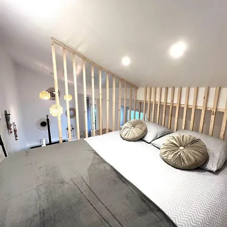 Jolie Mini Maison Lovely Tiny House * Vitry-sur-Seine
